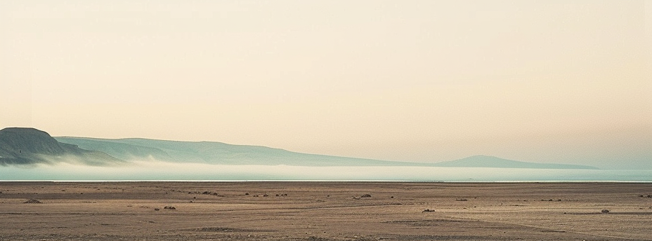 A wide quiet horizon at dawn